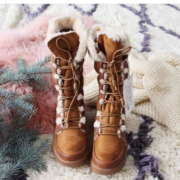 Looking for these spool 72 boots ore something that looks similar! - Picture 1 of 1